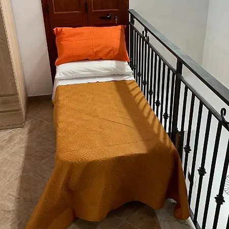 Casa Vacanze Antico Cortile Delle Palme Σπίτι διακοπών *